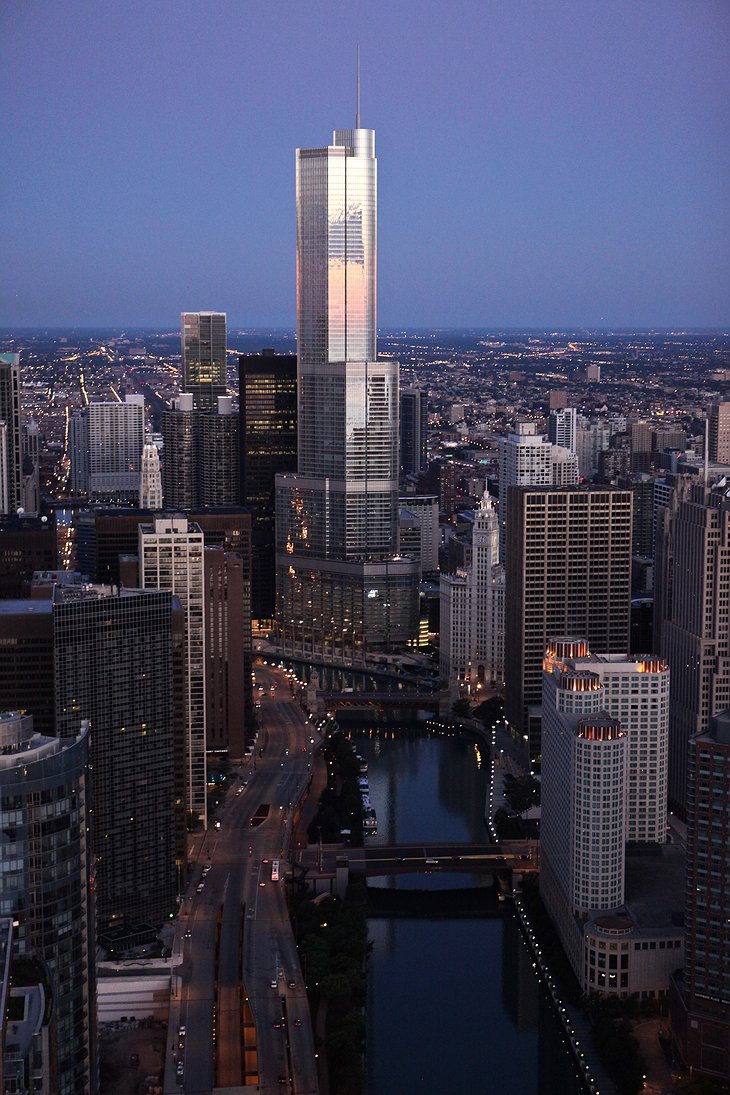 Trump Hotel Chicago tower