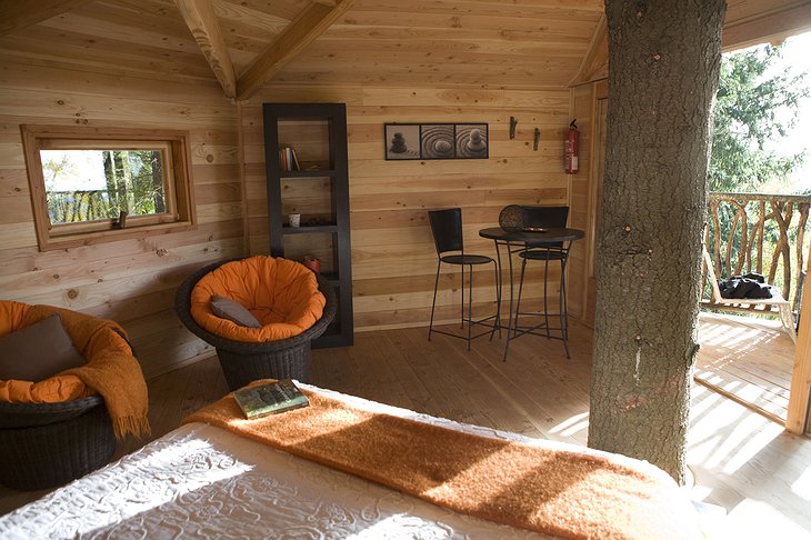 Cabanes Als Arbres tree house room