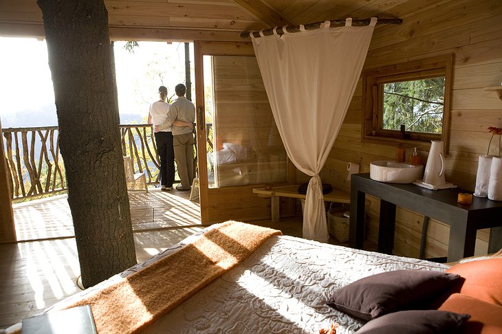 Cabanes Als Arbres tree house terrace