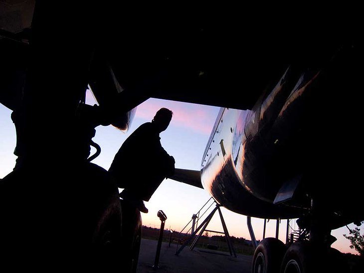 Boeing 747 at dawn