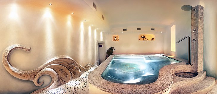 Grand Hotel Savoia Genova spa pool