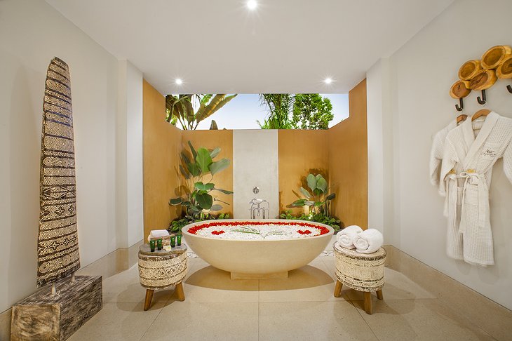 Nandini Jungle Resort Royal Suite Bathroom