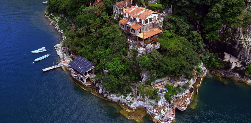 La Casa Del Mundo - Other-Worldly Beauty In Guatemala