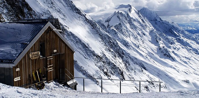 Hollandia Hütte - Swiss Alpine Club Mountain Hut