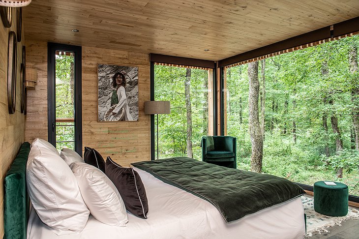 Loire Valley Lodges Treehouse Nature-View Bedroom