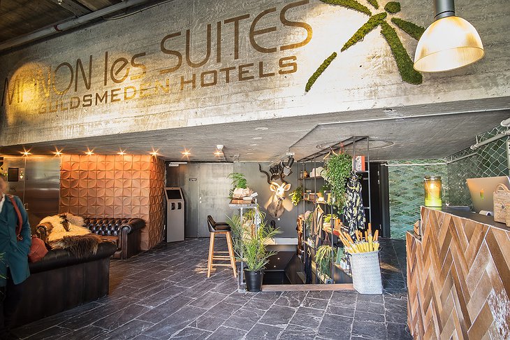 Manon Les Suites Hotel Reception