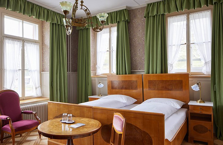Hotel Bellevue Des Alpes Vintage Bedroom