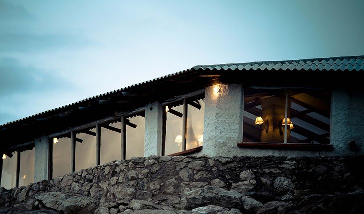 Hotel de Sal Luna Salada windows