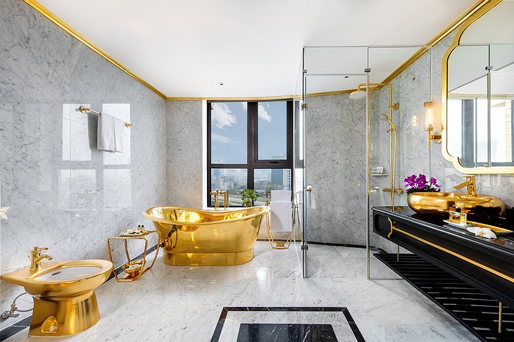 Golden Suite Bathroom
