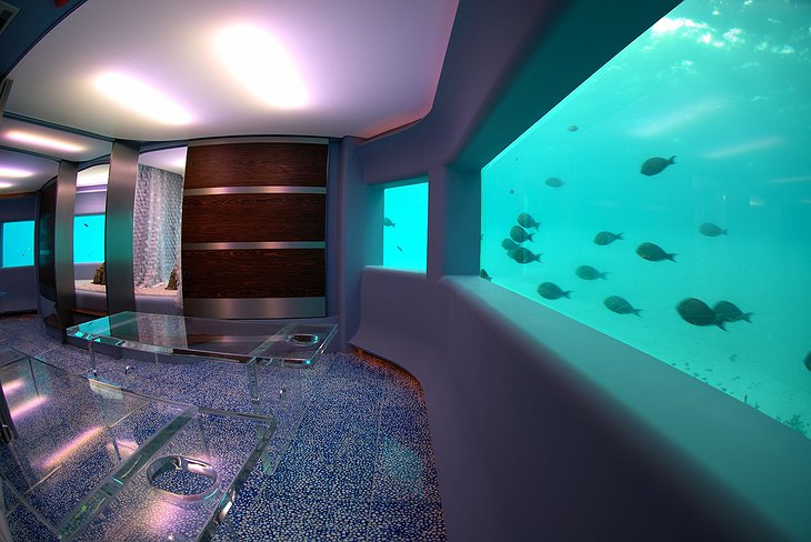 Huvafen Fushi underwater room
