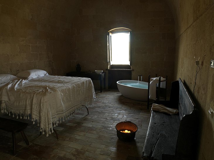 Bedroom with bathtub