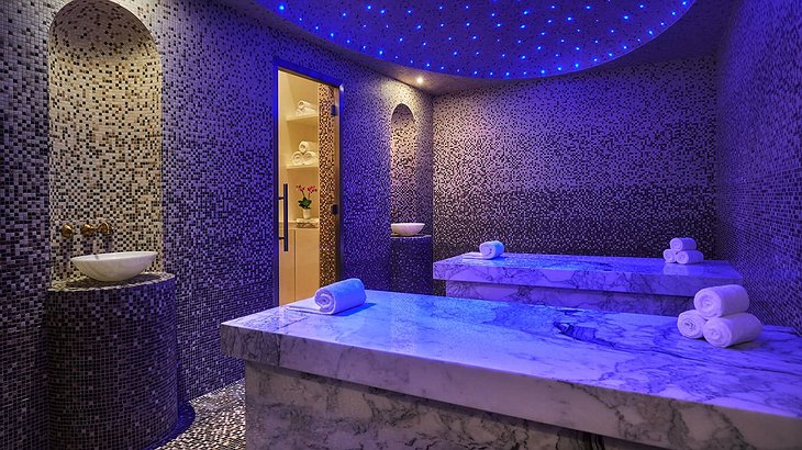 Four Seasons Hotel Bahrain Bay Spa Massage Room