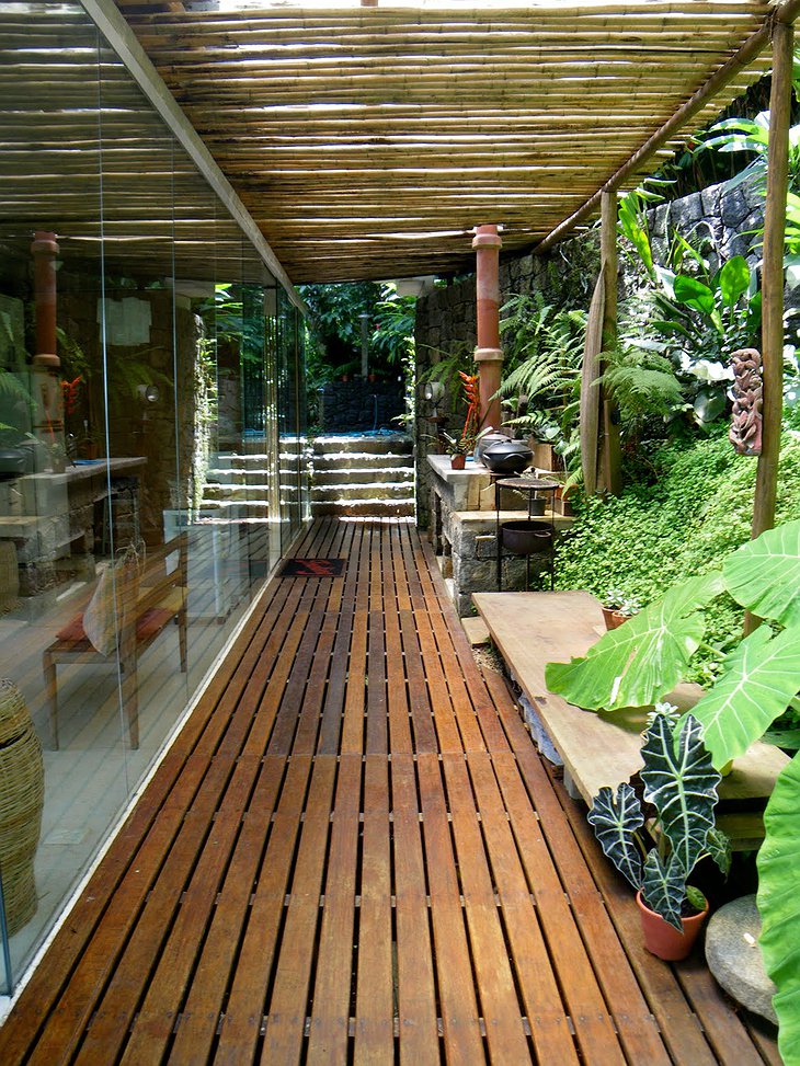 Casa No Félix wooden corridor