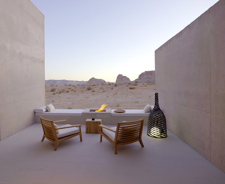 Balcony to the desert