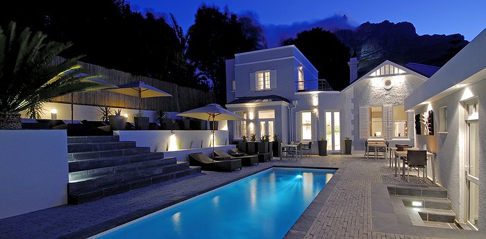 2inn1 Kensington Boutique Hotel - Victorian Estate With A Perfect Table Mountain View