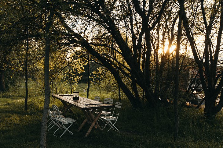 Glendoria Garden Dining