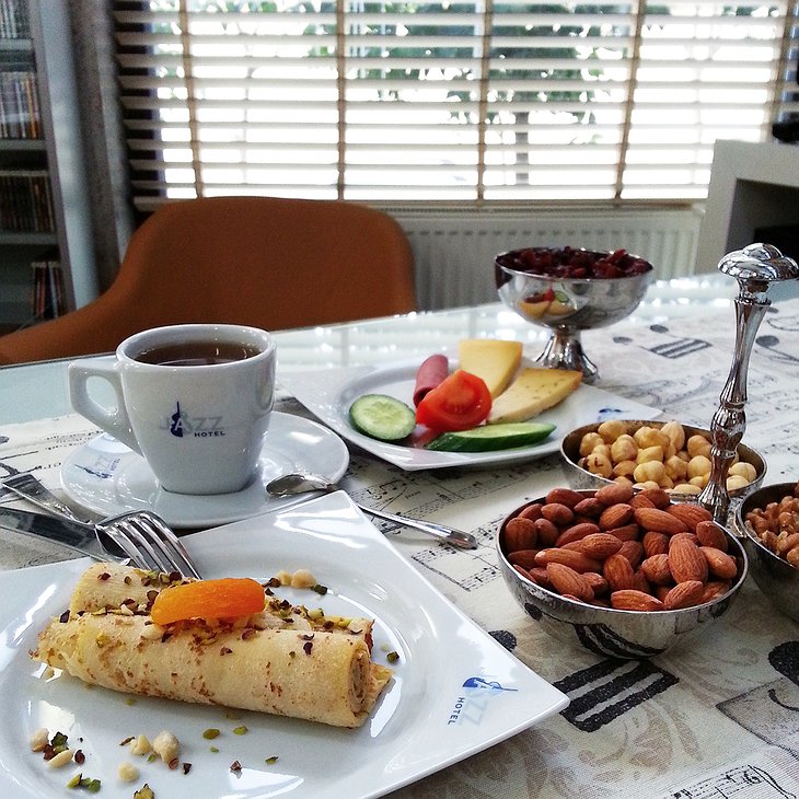 Jazz Hotel Istanbul Breakfast