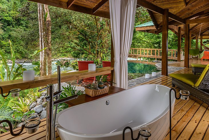 Jaguar Suite bathroom and pool