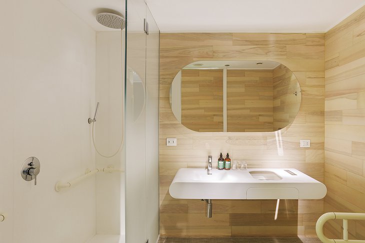voco Milan-Fiere Hotel Bathroom