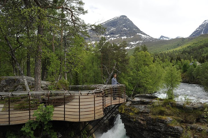 The platform leading to Juvet Landscape Hotel