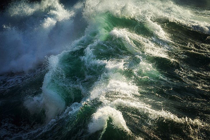 Atlantic Ocean Giant Waves