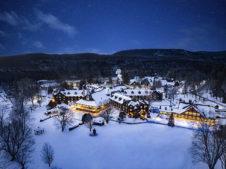 Fairmont Le Château Montebello During Winter