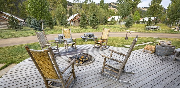 The Ranch At Rock Creek - Cowboy Life In A Pristine Valley Of Montana