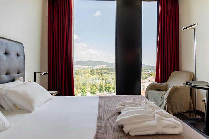 Axis Viana Hotel Bedroom Overlooking Viana Do Castelo