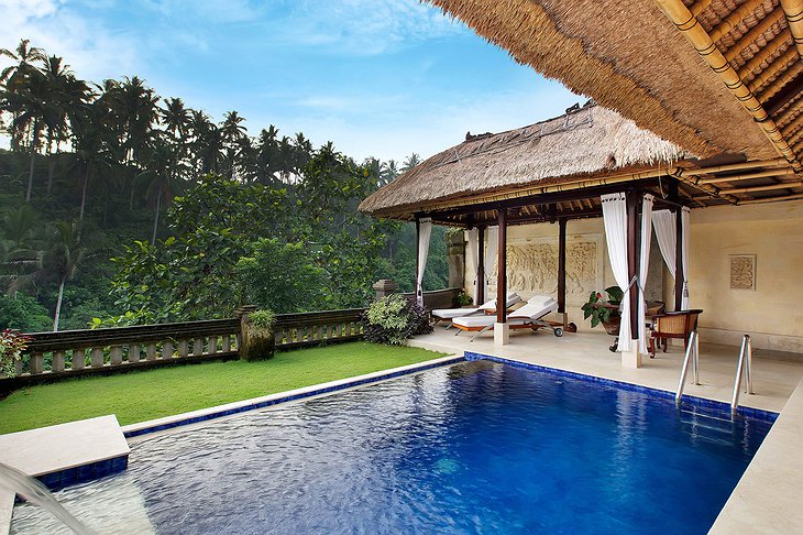 Regal Villa swimming pool