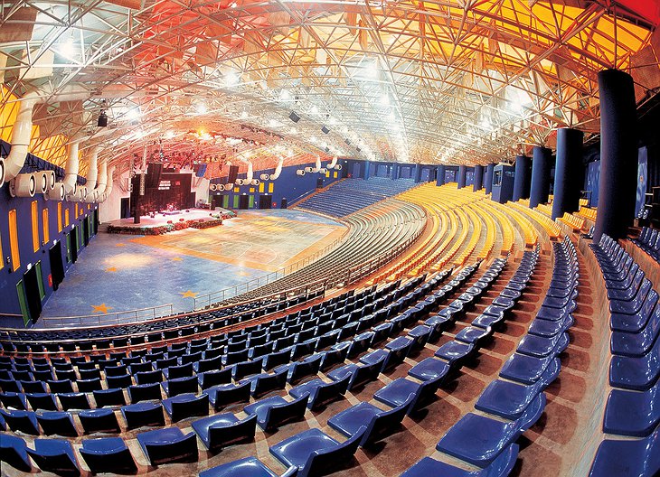 First World Hotel theatre