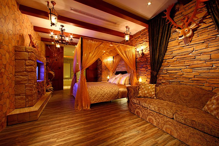 Sato Castle hunters room