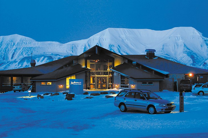 Radisson Blu Polar Hotel At Night