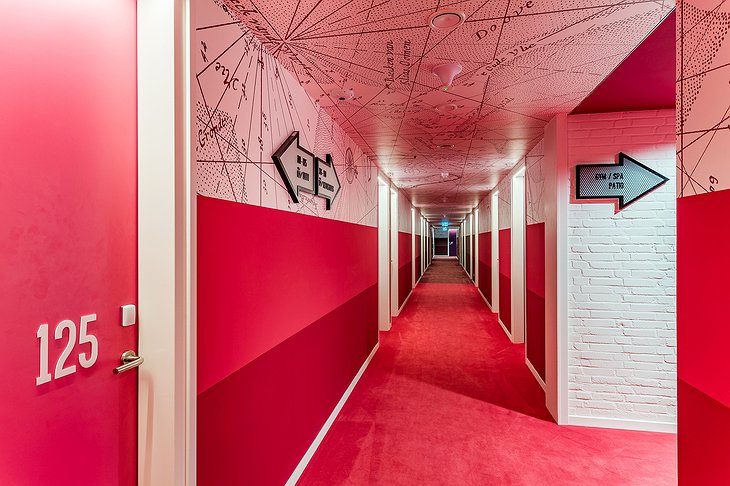Room Mate Bruno Hotel Red Corridor