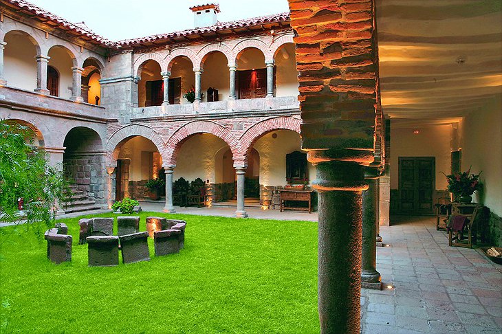 Inkaterra La Casona patio with baroque style columns