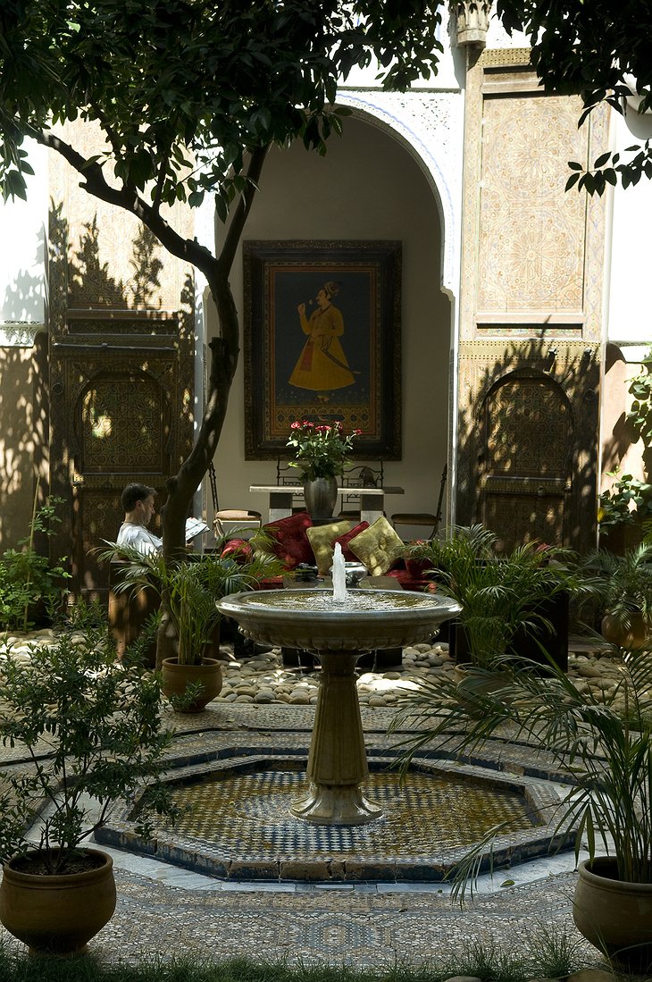 Riad Laaroussa fountain