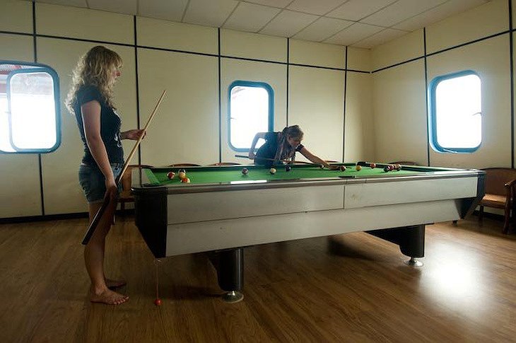 Seaventures Rig Resort billiard