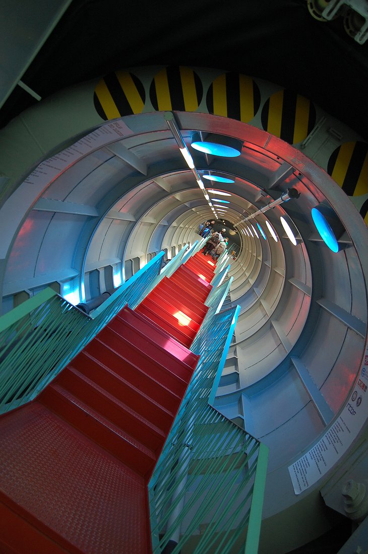 Atomium stairs