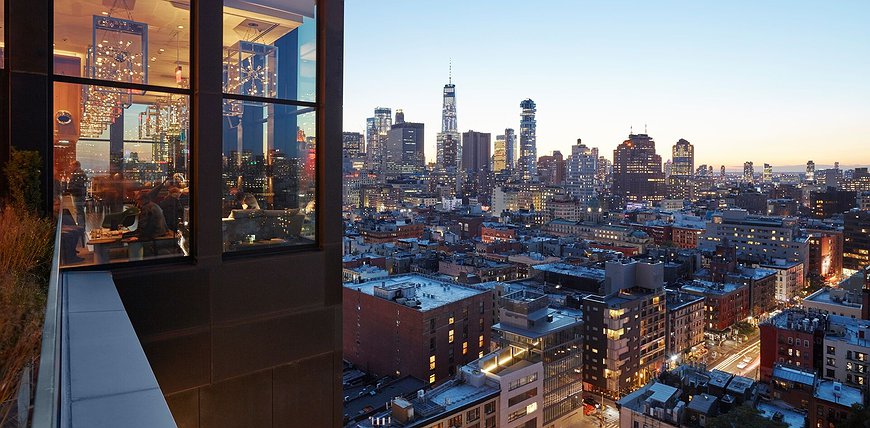 CitizenM New York Bowery - Hidden Art Exhibition & Incredible NYC Skyline Panorama From Your Bed