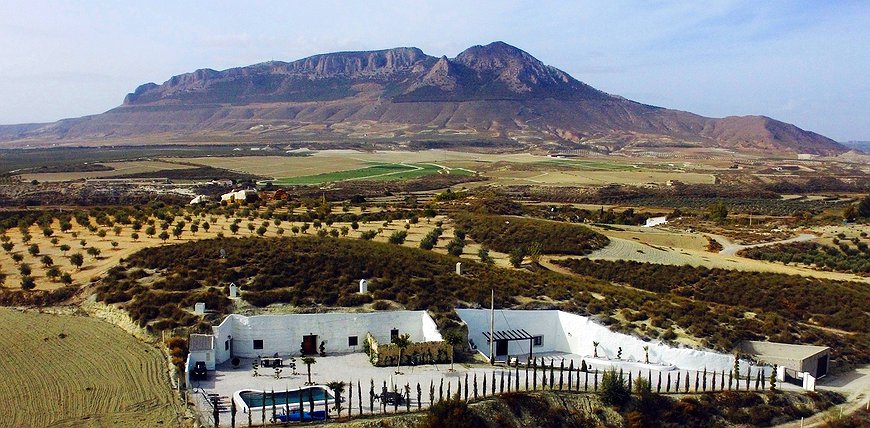 Cuevas Helena - Cave-Carved Holiday Home In Andalusia, Spain