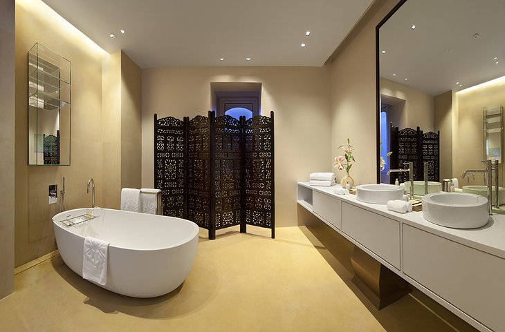 The Taj Mahal Palace Hotel Dutch Suite Bathroom