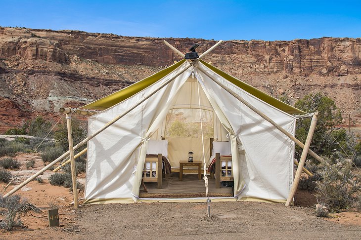 Safari tent