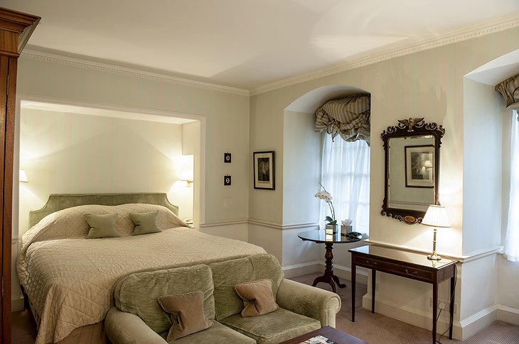 The Royal Crescent Hotel room