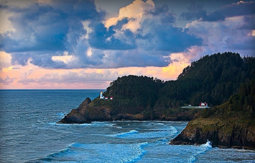 Heceta Lighthouse Bed & Breakfast - 7 Course Breakfast At The North West Pacific Ocean