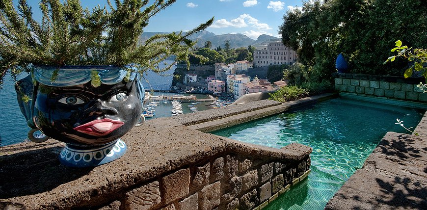 La Minervetta Maison - Nautical-Themed Cliff-Side Hotel On The Amalfi Coast