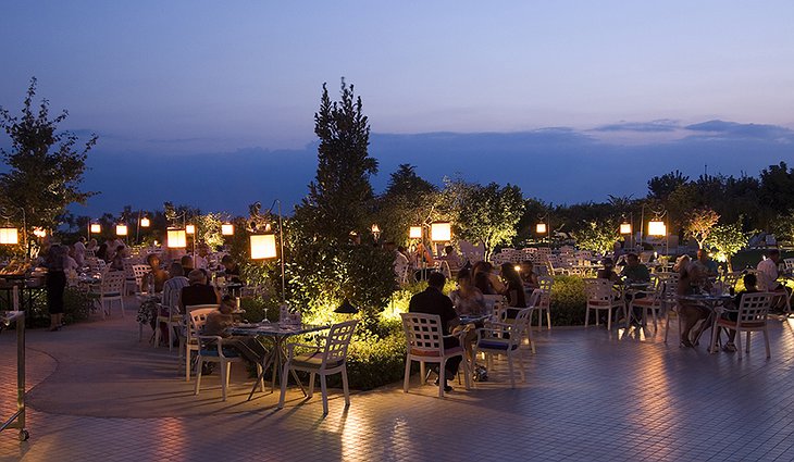 Hotel Marmara Antalya garden dining