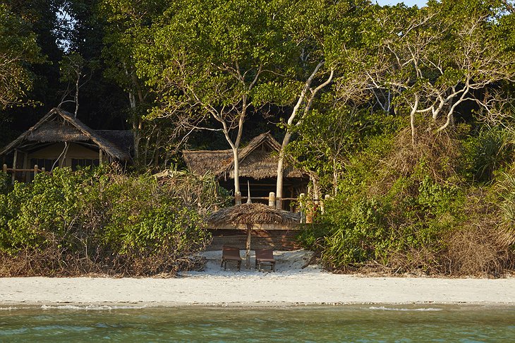 Fundu Lagoon Resort Bungalow Exterior