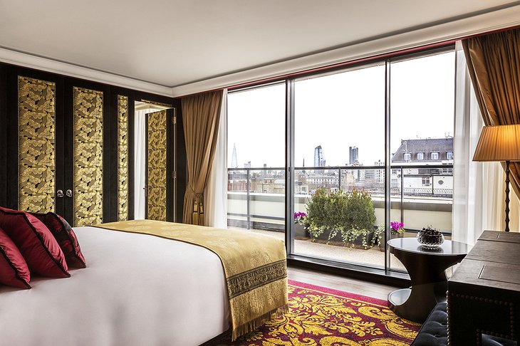 L'oscar London Room with Balcony and City Panorama