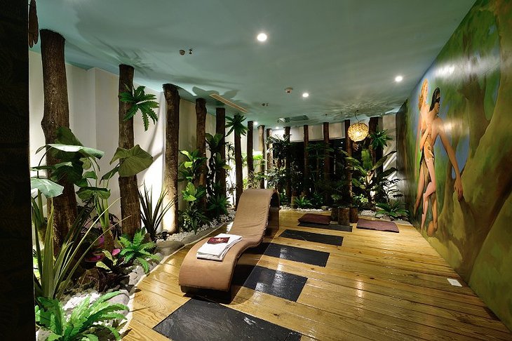 Eden Motel Taiwan rainforest spa