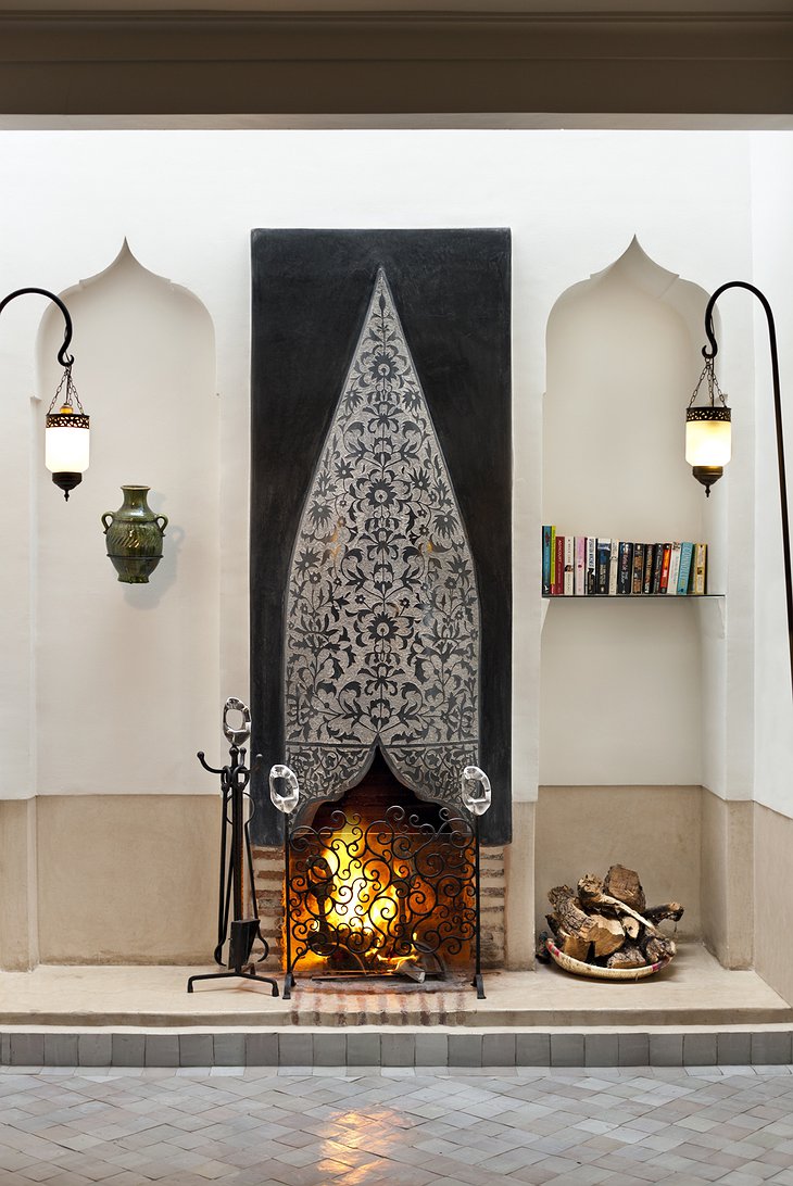 Riad Farnatchi fireplace