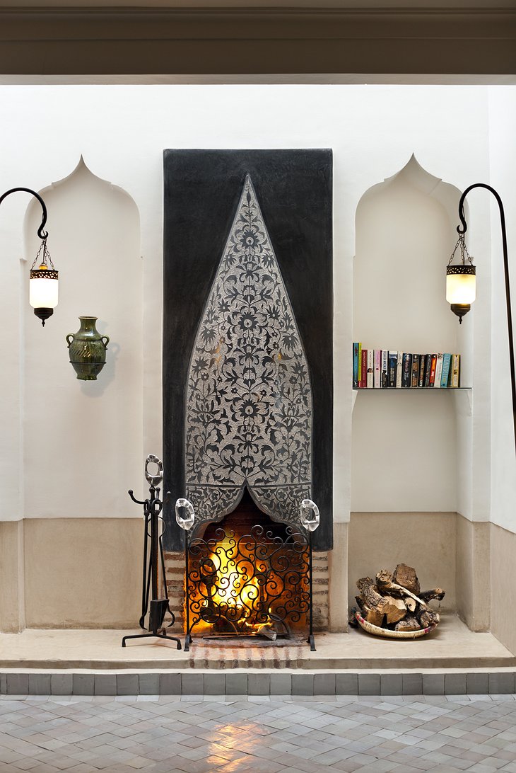 Riad Farnatchi fireplace